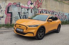 Ford Mustang Mach-E RWD ER: Ένα σύγχρονο αμιγώς ηλεκτροκίνητο SUV