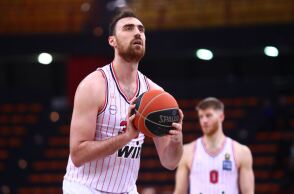 Ο Νίκολα Μιλουτίνοφ του Ολυμπιακού