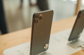 Η Apple ξεπερνά τη Samsung ως κορυφαία σε πωλήσεις smartphone παγκοσμίως – Το iPhone τερματίζει το δωδεκαετές προβάδισμα κορεατικής εταιρίας. 