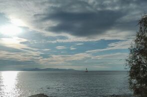 Καιρός σήμερα: Βροχές, καταιγίδες και υψηλές θερμοκρασίες 