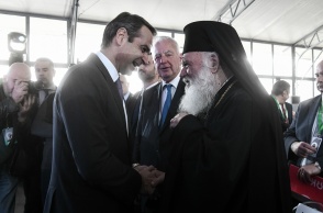 Συνάντηση Μητσοτάκη - Ιερώνυμου για τον γάμο ομοφύλων