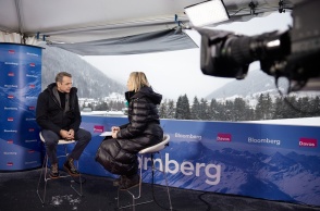 Ο Κυριάκος Μητσοτάκης παραχωρεί συνέντευξη στο Bloomberg στο περιθώριο του Παγκόσμιου Οικονομικού Φόρουμ του Νταβός