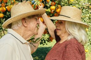 Προσδόκιμο ζωής: Μειώνεται το χάσμα ανδρών και γυναικών