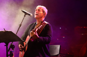 Γιώργος Νταλάρας