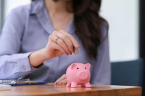 ΙΜΕ ΓΣΕΒΕΕ: Αρνητικές είναι οι προσδοκίες των νοικοκυριών για το 2024 - Πάνω από 1 στα 2 εκτιμά ότι θα χειροτερέψει η οικονομική του κατάσταση.