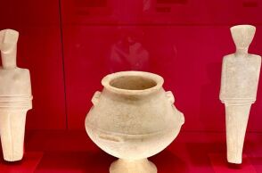 Υπουργείο Πολιτισμού: Η συλλογή Στέρν εκτίθεται ως δάνειο της Ελλάδας στο Μητροπολιτικό Μουσείο της Νέας Υόρκης - Παρουσία της Λίνας Μενδώνη τα εγκαίνια.