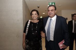 Η Ντόρα Μπακογιάννη με τον σύζυγό της Ισίδωρο Κούβελο