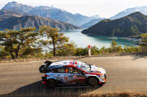 Ράλι Μόντε-Κάρλο: Ο Elfyn Evans στην 1η θέση, μόνο 4,5 δευτερόλεπτα μπροστά από τον Sebastien Ogier