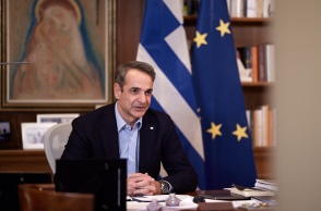 Ο Κυριάκος Μητσοτάκης στο γραφείο του στο Μέγαρο Μαξίμου