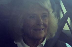 Η Καμίλα επισκέφτηκε τον Κάρολο στο νοσοκομείο για τρίτη φορά