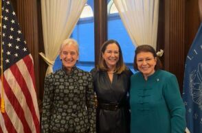 Μενδώνη - ΗΠΑ: Συνάντηση με  Lee Satterfield για πολιτισμό