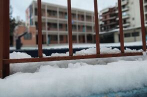 Από ώρα σε ώρα οι ανακοινώσεις για το κλείσιμο των σχολείων 