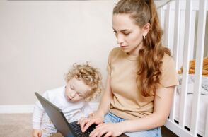 Η ΑΑΔΕ στέλνει «δώρο» το ΑΦΜ σε όλα τα παιδιά με τα πρώτα τους γενέθλια