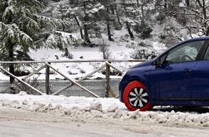 Σώοι οι οδηγοί που είχαν εγκλωβιστεί στην Πάρνηθα