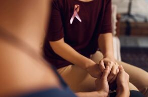 Παγκόσμια Ημέρα κατά του Καρκίνου: Σε 68.000 ανέρχονται οι νέες διαγνώσεις καρκίνων που καταγράφονται στην Ελλάδα ετησίως, ενώ οι θάνατοι σε 33.000.