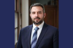 Ο Αλέξανδρος Σκούρας αποχωρεί από Εκτελεστικός Πρόεδρος του ΚΕΦΙΜ, αναλαμβάνει τη διεύθυνση της Διεθνούς Οικονομικής Ολυμπιάδας.