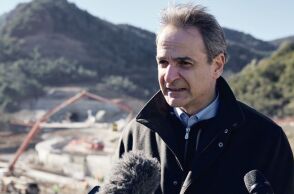 Εβδομαδιαία ανασκόπηση από τον πρωθυπουργό 