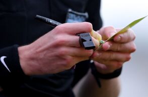 Ποδόσφαιρο: Ανακοινώνεται η προσωρινή αποβολή με μπλε κάρτα - Ρεπορτάζ του Sky News για τις αποφάσεις του IFAB.