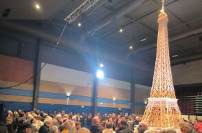 Πύργος του Άιφελ από 700.000 σπίρτα μπήκε στο Ρεκόρ Γκίνες - Ο τίτλος δόθηκε σε 47χρονο Γάλλο μετά την αρχική απόρριψη.