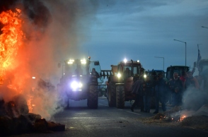 Μητσοτάκης - αγρότες: Τα μπλόκα και τα μηνύματα πριν τη συνάντηση