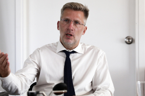 Άκης Σκέρτσος: Ο Υπουργός Επικρατείας μιλάει με αφορμή το νομοσχέδιο για τα ομόφυλα ζευγάρια