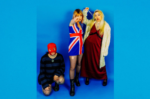 Lambrini Girls: Το βρετανικό queer punk συγκρότημα κυκλοφόρησε το νέο του single «God's Country».