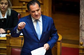 Άδωνις Γεωργιάδης: Σχόλιο για το χειρουργείο που επικαλέστηκε ο Παύλος Πολάκης για να απέχει από την ψηφοφορία για τον γάμο ομοφύλων.