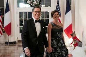 Στίβεν Κολμπέρ: Βιβλίο μαγειρικής έγραψε ο Αμερικανός τηλεπαρουσιαστής - Με πάνω από 100 συνταγές της Νότιας Καρολίνας. 