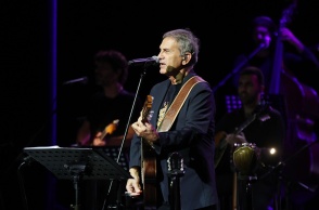 Γιώργος Νταλάρας