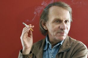 Σαν σήμερα 26 Φεβρουαρίου: Το 1956 γεννιέται ο Μισέλ Ουελμπέκ, ο διασημότερος εν ζωή Γάλλος συγγραφέας.