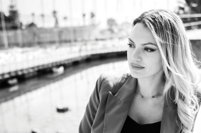 Η Μαρία Κυριαζή μιλάει για το αστυνομικό μυθιστόρημα «Ο Συλλέκτης των Τρένων»