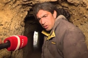 Ο 45χρονος πατέρας της οικογένειας παλαιοχριστιανών που ζουν στην Κορινθία σε λαγούμι 30 μέτρων