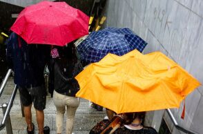 Πρόγνωση καιρού: Βροχές έρχονται τις επόμενες ημέρες στη χώρα, ενώ θα επικρατήσουν και ισχυροί νοτιάδες, σύμφωνα με τους μετεωρολόγους.