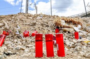 Θεσσαλονίκη: Ετήσιο μνημόσυνο για τα θύματα του δυστυχήματος των Τεμπών - Το παρών έδωσαν συγγενείς των θυμάτων και σιδηροδρομικοί υπάλληλοι.