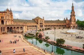 Ισπανία: Η δημοτική αρχή της Σεβίλλης σχεδιάζει να χρεώνει εισιτήριο σε όσους θέλουν να επισκεφθούν τη διάσημη πλατεία της.