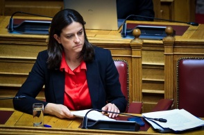 Η υπουργός Εσωτερικών, Νίκη Κεραμέως