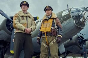 Κυκλοφόρησε το τρέιλερ του «The Bloody Hundredth» - H πραγματική ιστορία του «Masters of the Air» σε ντοκιμαντέρ του Apple TV+ με αφηγητή τον Τομ Χανκς. 