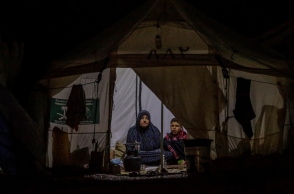 Και ο στρατός των ΗΠΑ ξεκινάει ρίψεις εφοδίων στη Γάζα