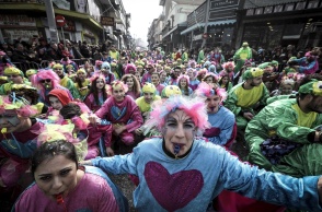Παλαιότερη φωτογραφία με καρναβαλιστές στην Ξάνθη