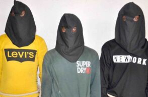 Ινδία: Η αστυνομία συνέλαβε τρεις άνδρες που κατηγορούνται ότι βίασαν τουρίστρια - Ισπανοί πολίτες τα θύματα της επίθεσης.