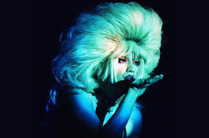 Ο Μίνως Θεοχάρης για το μιούζικαλ «Hedwig and the Angry Inch»