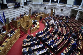 Φωτογραφία από τη συνεδρίαση στη Βουλή για τη συζήτηση του νομοσχεδίου για τα μη κρατικά πανεπιστήμια