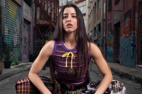 Μαρίνα Σάττι, πέφτω και κυλιέμαι σαν ζάρι