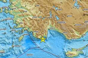 Αστέρι που δείχνει την περιοχή όπου σημειώθηκε ισχυρή δόνηση στην Τουρκία πάνω στον χάρτη της χώρας