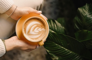 Google Doodle: Αφιερωμένο στον flat white καφέ