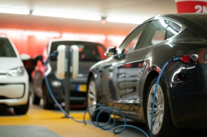 Ηλεκτρικά οχήματα: Φθηνότερα από τα αντίστοιχα συμβατικά σε 3 χρόνια