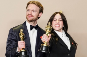 Η Billie Eilish και ο αδερφός είναι οι νεότεροι άνθρωποι που κερδίζουν 2 Όσκαρ – Slay Billie!