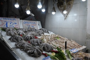 Θαλασσινά στον πάγκο της Βαρβακείου