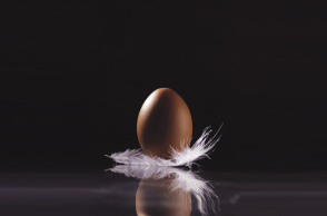 Η Νύχτα και ο Αιθέρας γέννησαν ένα ασημένιο αυγό