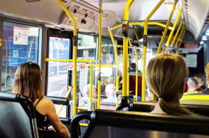 Ιστορίες που ακούς μέσα στα Μέσα Μαζικής Μεταφοράς